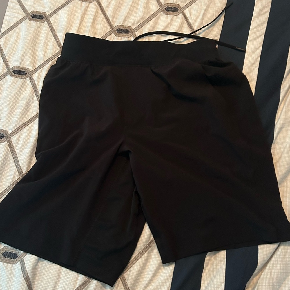The shorts 10” LULULEMON